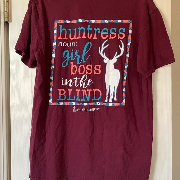 Love & Pineapples Maroon Size Large Tee - Picture 1 of 4
